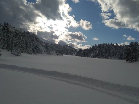 Snow Buggy Tour explore Ziria Mountain sci center greece lake dasiou.jpg2.λιμνη δασιου.jpg2