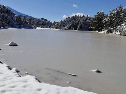 Snow Buggy Tour explore Ziria Mountain sci center greece lake dasiou.jpg2.λιμνη δασιου