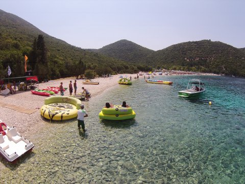 watersports-kefalonia-greece-Inflatables-Tubes-Sliders-Crazy-Sofa-Banana.jpg6