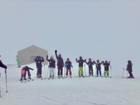 ski-snowboard-lessons-parnassos-μαθηματα-greece-χιονοδρομικο-center.jpg6