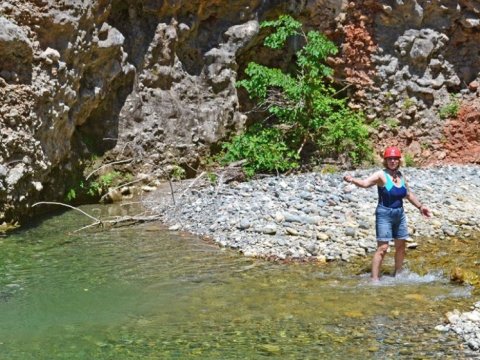 river-trekking-bolovinena-canyon-evia-greece-euboea-hiking-πεζοπορία-φαράγγι-ποτάμι.jpg6