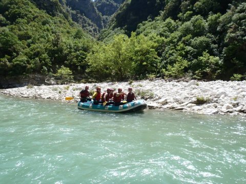 alpine zone arachtos river rafting greece