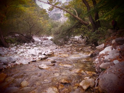 green oliver  pozar thermal springs kounoupitsa waterfall greece hiking πεζοπορια λουτρα ποζαρ 3