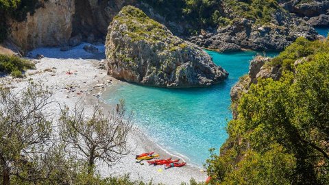 sea kayak kardamyli stoupa messinia greece.jpg1