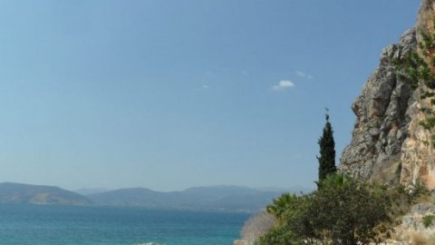 Coastline Path Nafplion greece greco paths.jpg10