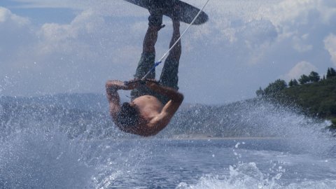 Θαλάσσιο Σκι Νέα Ρόδα Χαλκιδική
