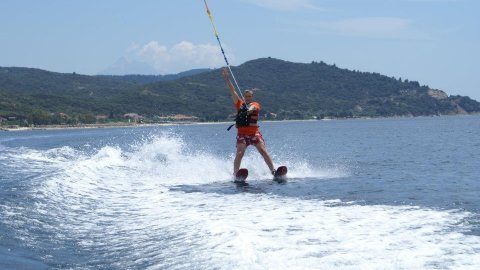 Waterski/Wakeboard  Μαθήματα Νέα Ρόδα Χαλκιδική