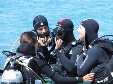 Discover Scuba Diving Blue Fin Greece Naxos Divers Καταδυσεις.jpg8