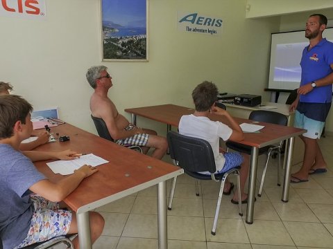 Discover Scuba Diving Almyrida omega καταδυσεις Chania Greece.jpg10