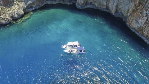 Boat Trip Guided Snorkeling Chania greece