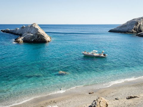 Private Boat Tour Folegandros sea Greece σκαφοσ 6 (1)