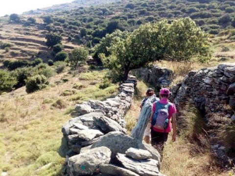 Hiking Tour Andros Greece from East to West πεζοπορια