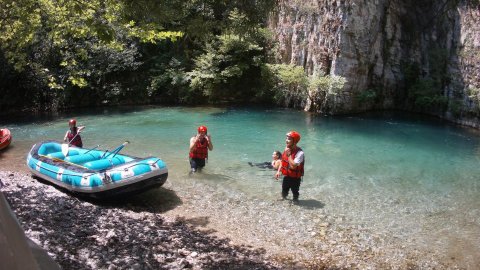 voidomatis rafting  Greece Alpine Zone aristi.jpg3