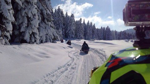 Snowmobile pertouli Greece extreme.jpg4