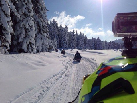 Snowmobile pertouli Greece extreme.jpg4