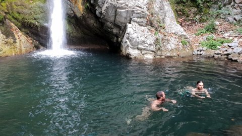 Hiking Kounoupitsa waterfall Pozar thermal springs Greece Green Oliver Πεζοπορια (1)