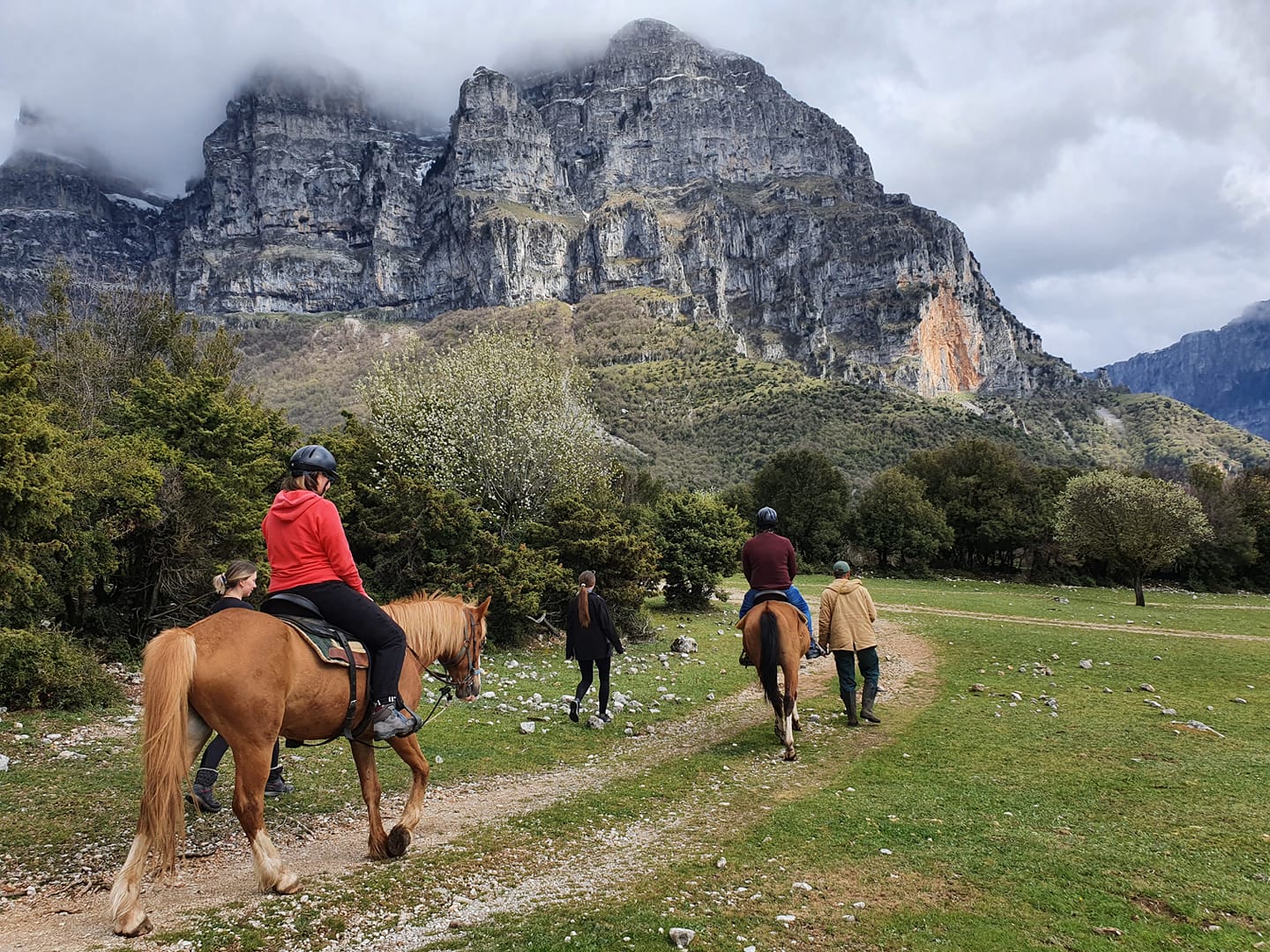 Βόλτα με άλογα στο Πάπιγκο