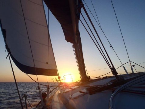 santorini-sailing-greece-sunset-cruise-barca-trip.jpg8