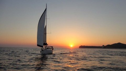 Sailing Sunset Santorini Private