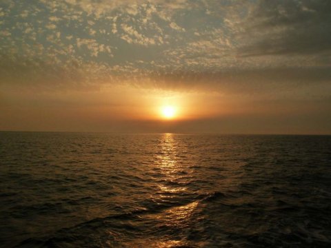 santorini-sailing-greece-sunset-cruise-barca-trip.jpg4