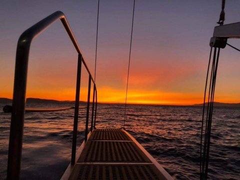 mykonos-sailing-greece-sunset-cruise-ιστιοπλοια-trip.jpg11