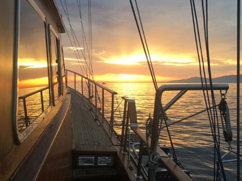 mykonos-sailing-greece-sunset-cruise-ιστιοπλοια-trip.jpg6