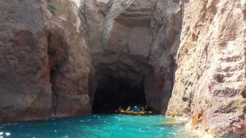 sea-kayak-santorini-greece-half-day-tour.jpg11