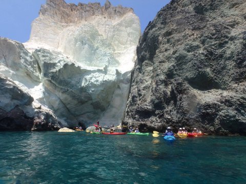 sea-kayak-santorini-greece-half-day-tour.jpg3