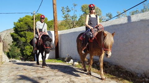 hydra-horse-riding-greece-center (1)