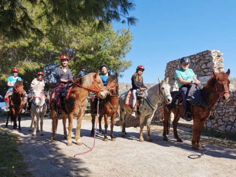 hydra-horse-riding-greece-center (3)