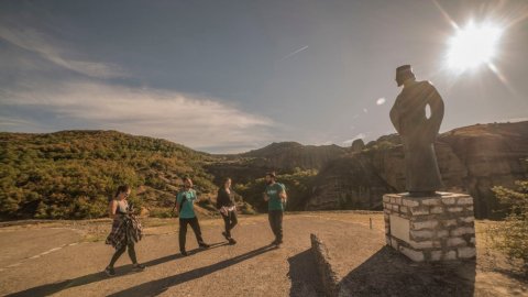 hiking-meteora-greece-πεζοπορια-trekking.jpg2