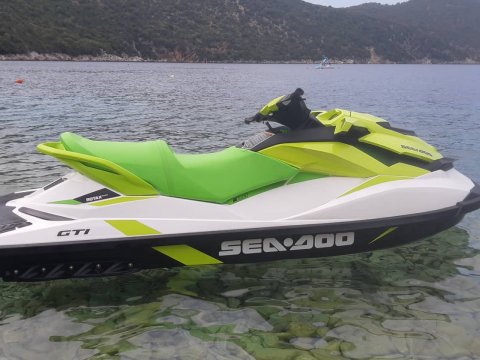 jet-ski-kefalonia-greece-antisamos.jpg5