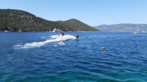 water-ski-wakeboard-kefalonia-greece-antisamos.jpg4