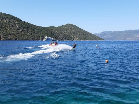 water-ski-wakeboard-kefalonia-greece-antisamos.jpg4