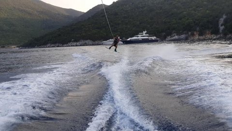 water-ski-wakeboard-kefalonia-greece-antisamos.jpg3