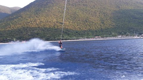 Θαλάσσιο Σκι & Wakeboard Κεφαλονιά