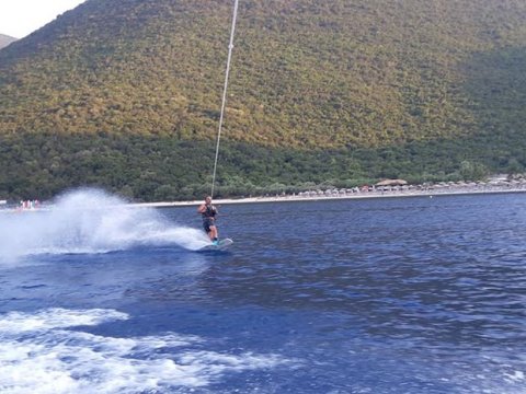 water-ski-wakeboard-kefalonia-greece-antisamos.jpg2