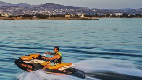 jet-ski-naxos-greece.jpg5