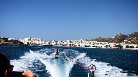 Water ski-wakeboard-naxos-greece-wakeskate-kneeboard.jpg10