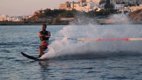Water ski-wakeboard-naxos-greece-wakeskate-kneeboard.jpg5
