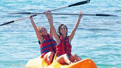 canoe-kayak-naxos-greece.jpg10