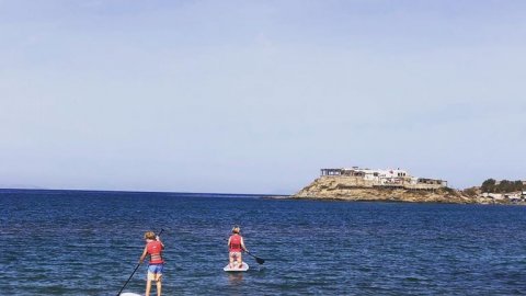 sup-stand-up-paddleboard-naxos-greece