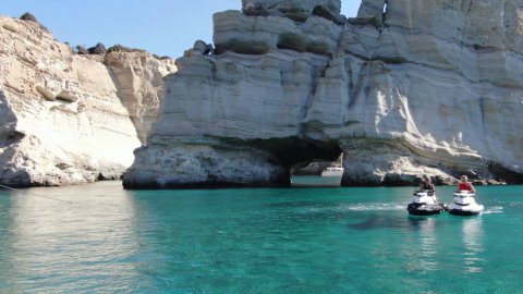 jet-ski-safari-milos-greece-island (7)