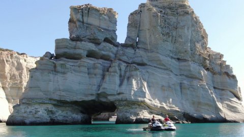 jet-ski-safari-milos-greece-island (8)