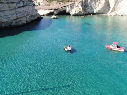 boat-trip-milos-tour-greece-σκαφος-βαρκα.jpg11