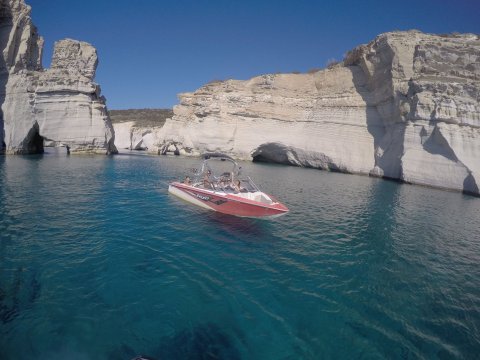 boat-trip-milos-tour-greece-σκαφος-βαρκα.jpg9