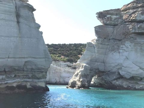 boat-trip-milos-tour-greece-σκαφος-βαρκα.jpg5