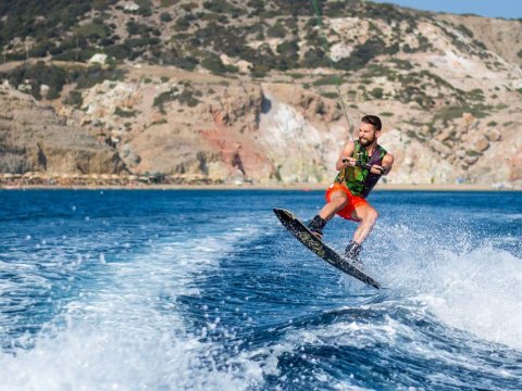 water-ski-wakeboard-milos-greece-rentals-lessons.jpg9