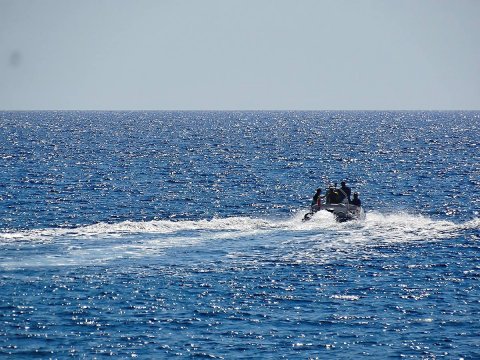 boat-trip-myrtos-crete-greece