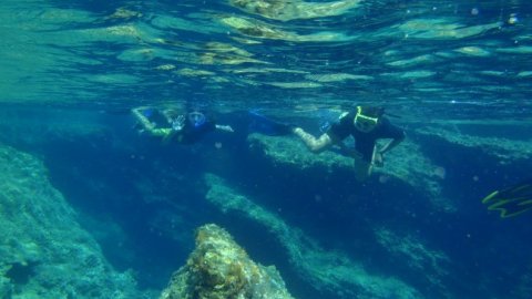 snorkeling-boat-karystos-evia-greece-trip.jpg4